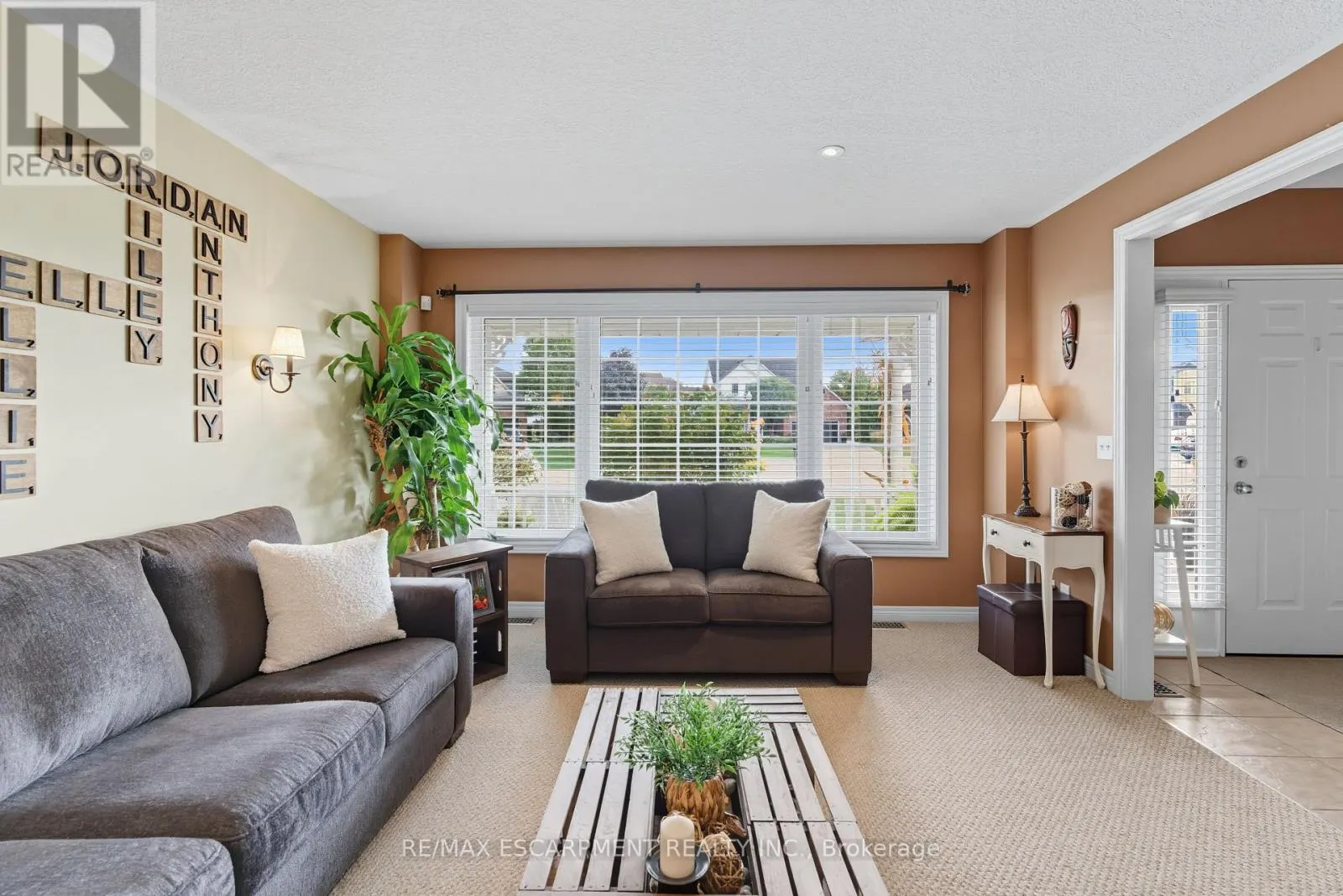 4 BLACKBURN CRESCENT