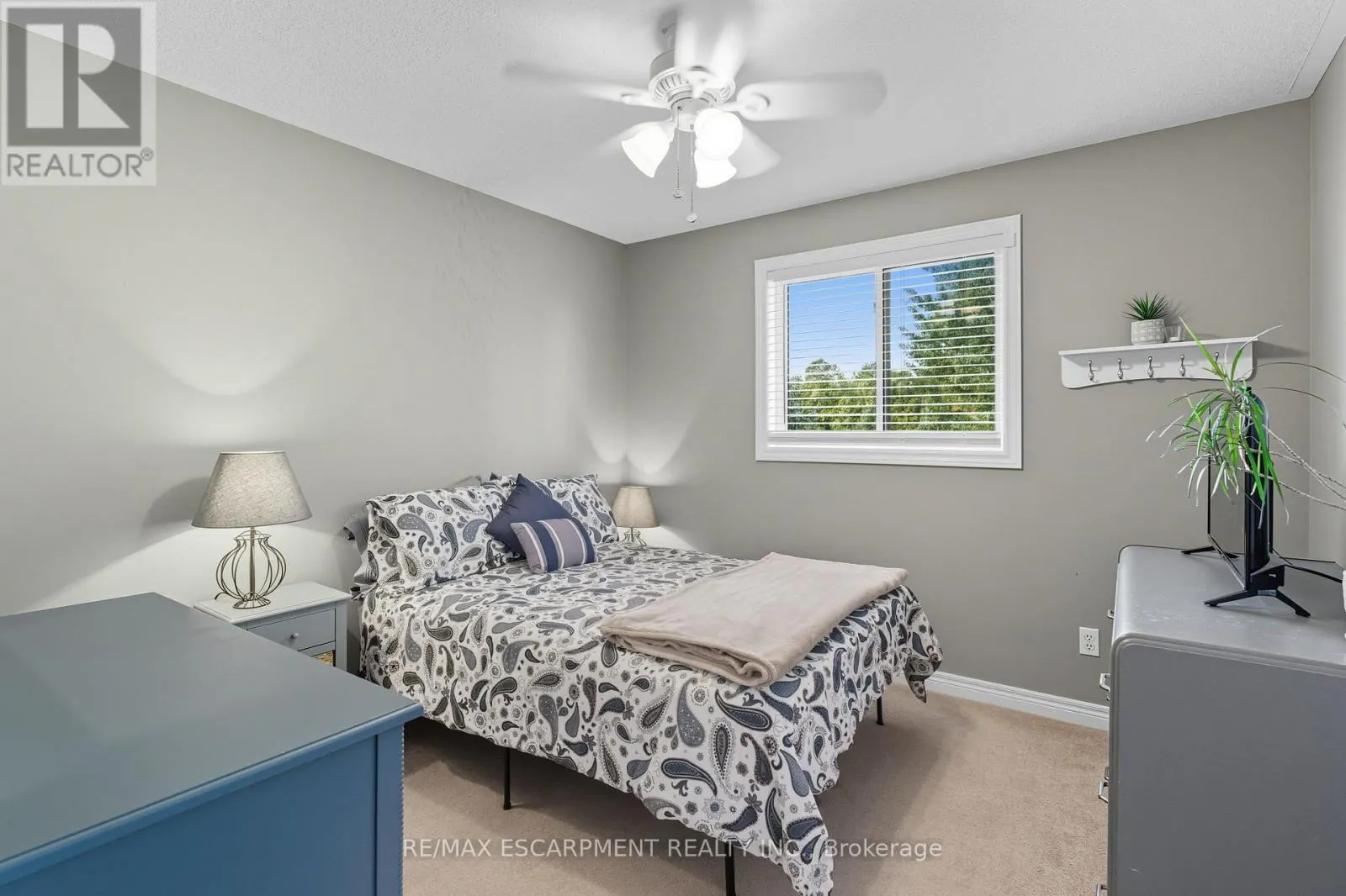 4 BLACKBURN CRESCENT