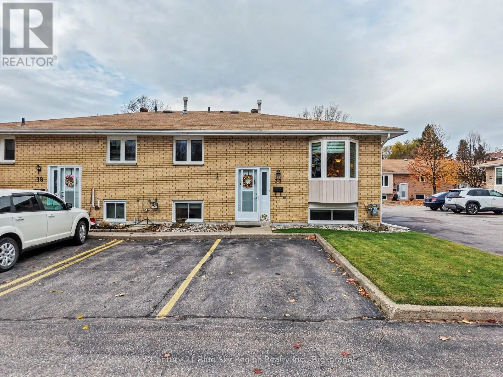 39 - 624 LAKESHORE DRIVE #39