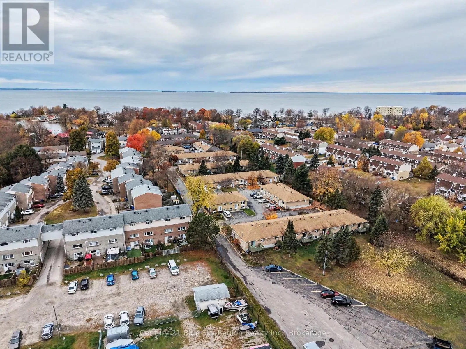 39 - 624 LAKESHORE DRIVE #39