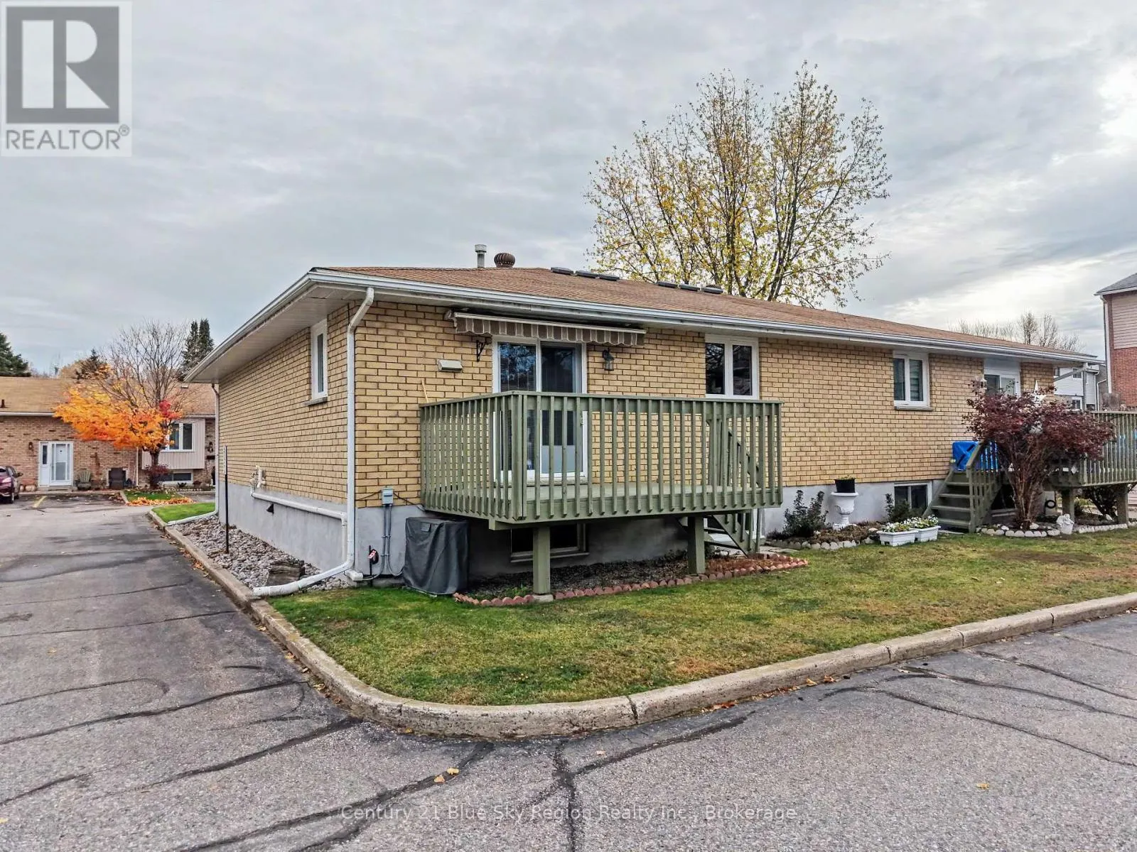 39 - 624 LAKESHORE DRIVE #39
