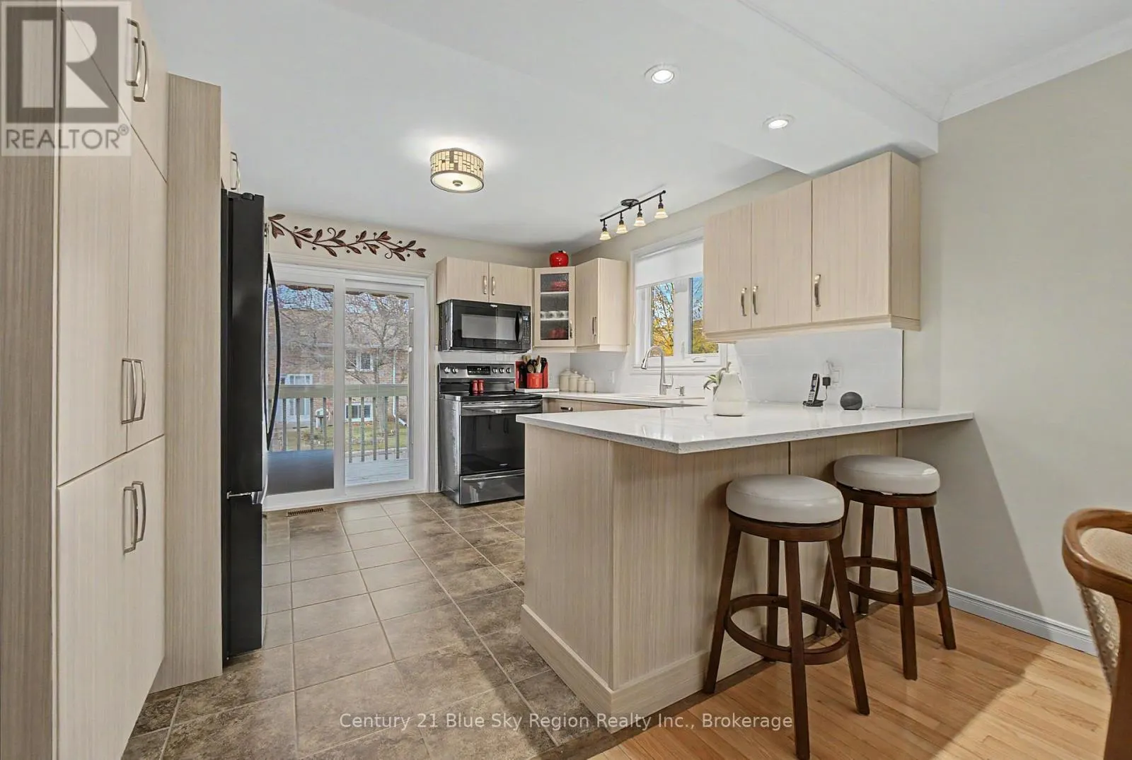 39 - 624 LAKESHORE DRIVE #39