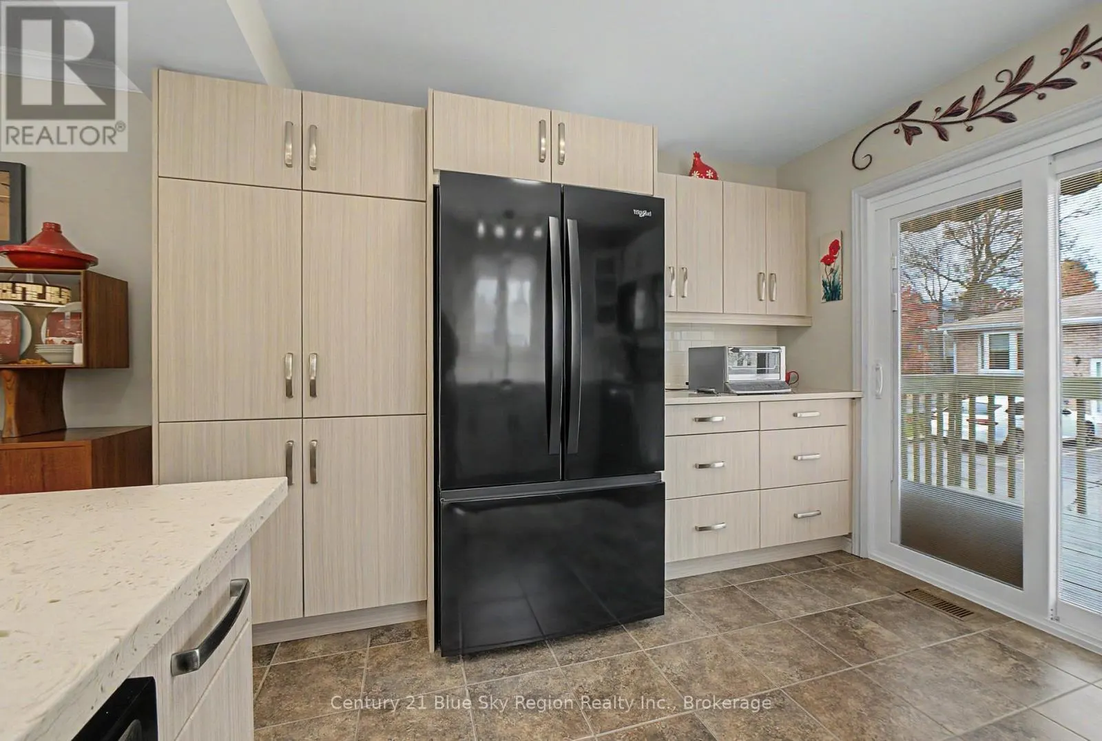 39 - 624 LAKESHORE DRIVE #39