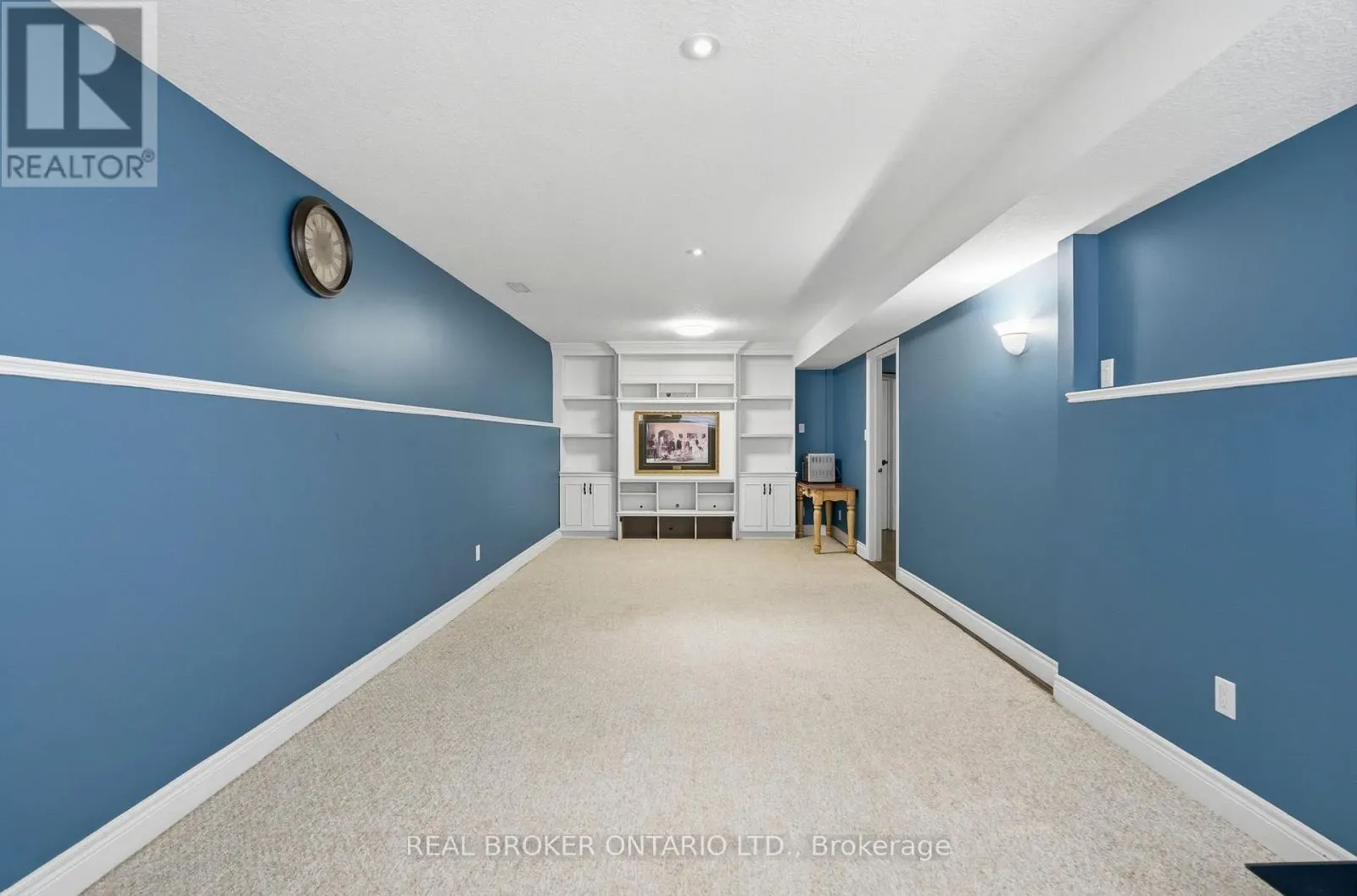 8 MOYLE DRIVE