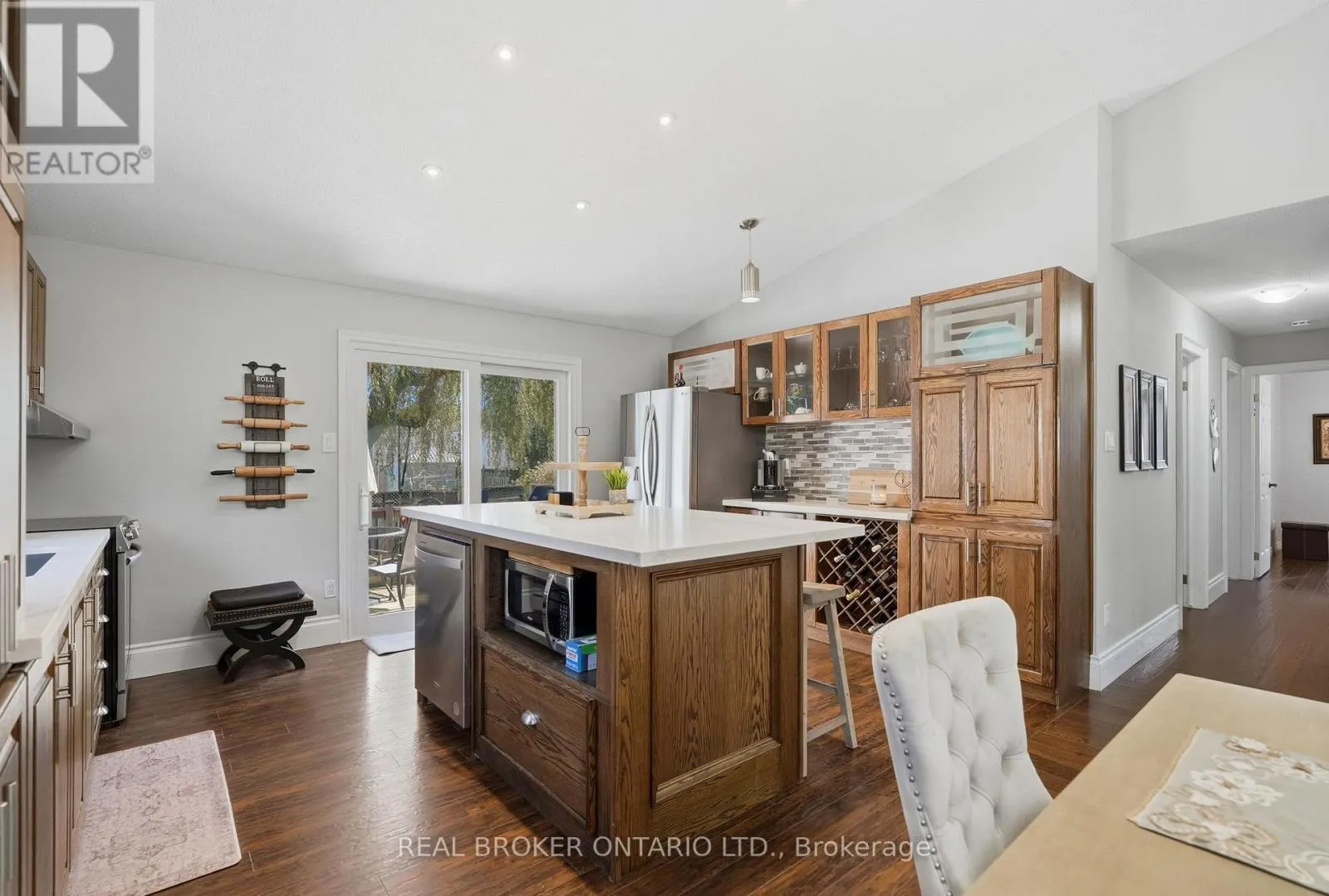 8 MOYLE DRIVE