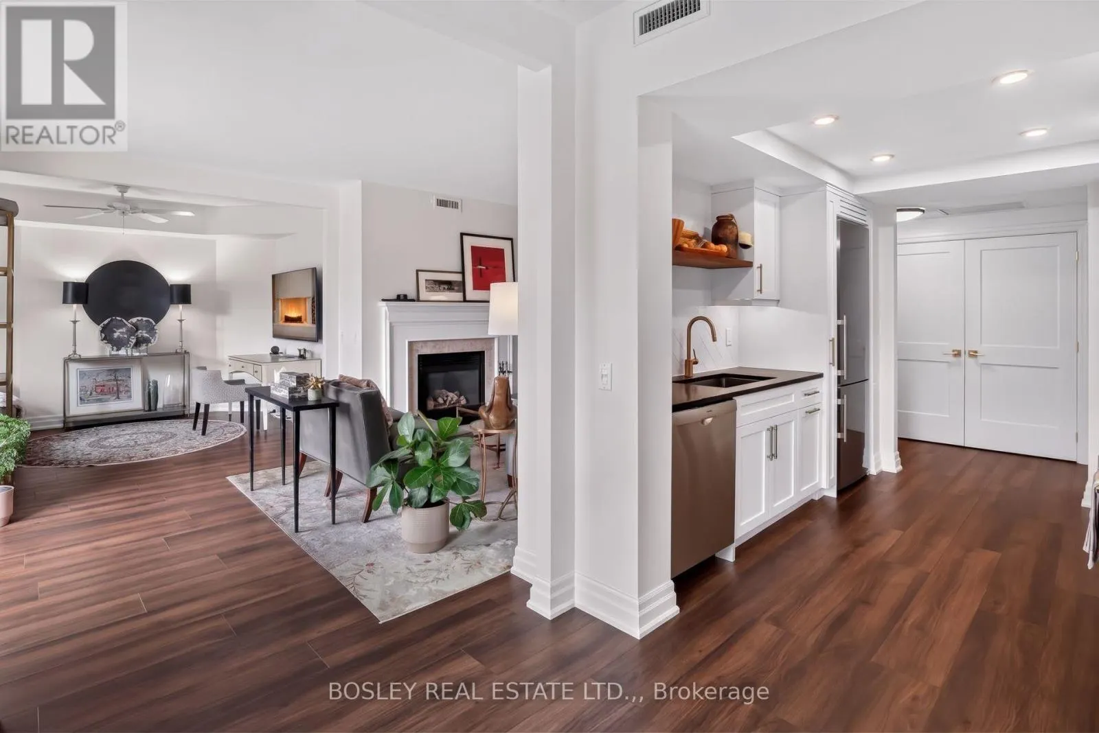202 - 215 RICARDO STREET #202