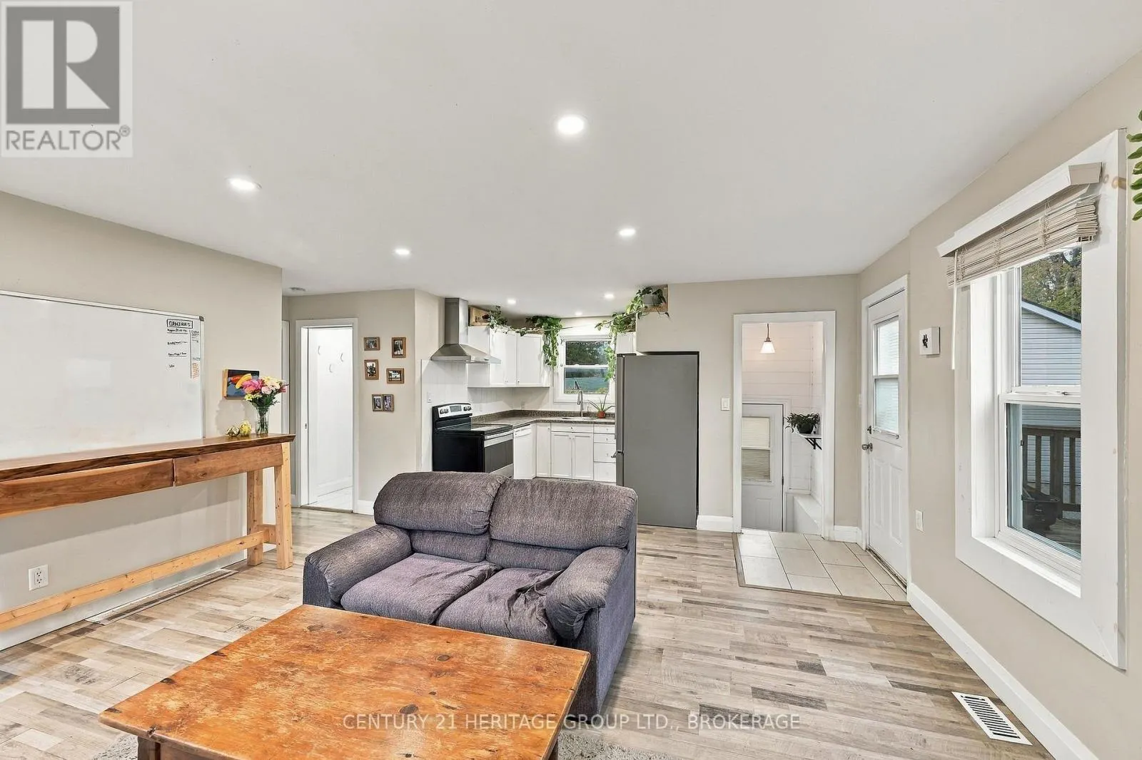 136 KINGSCOURT AVENUE