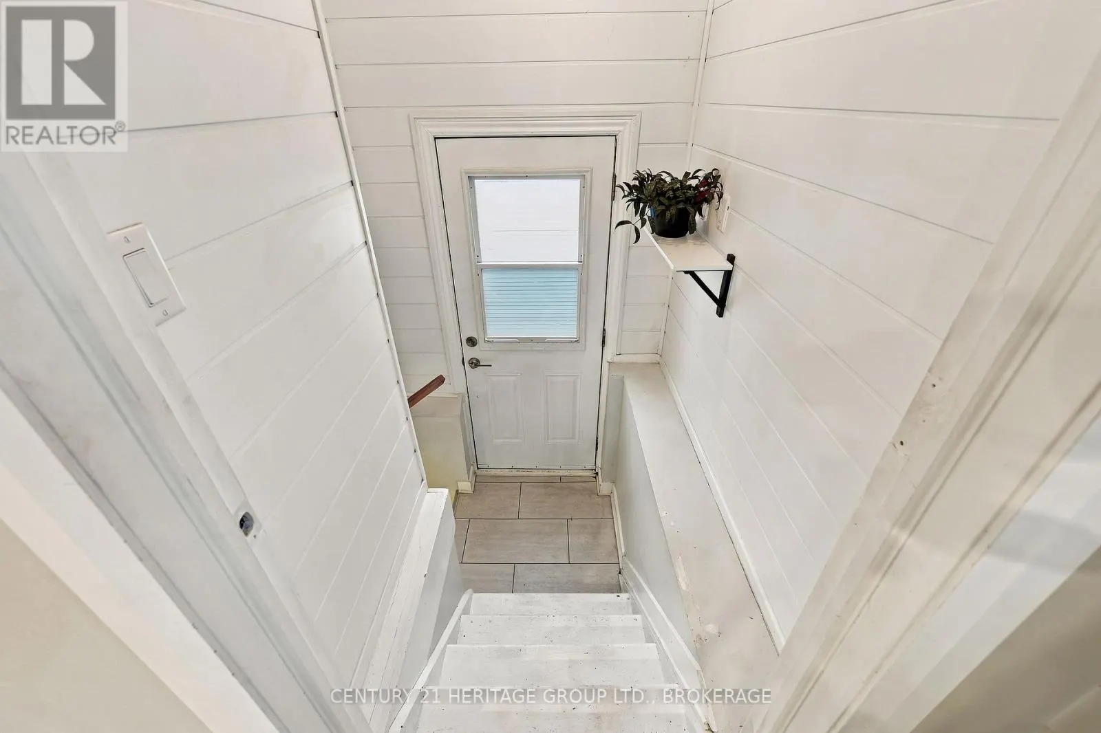 136 KINGSCOURT AVENUE