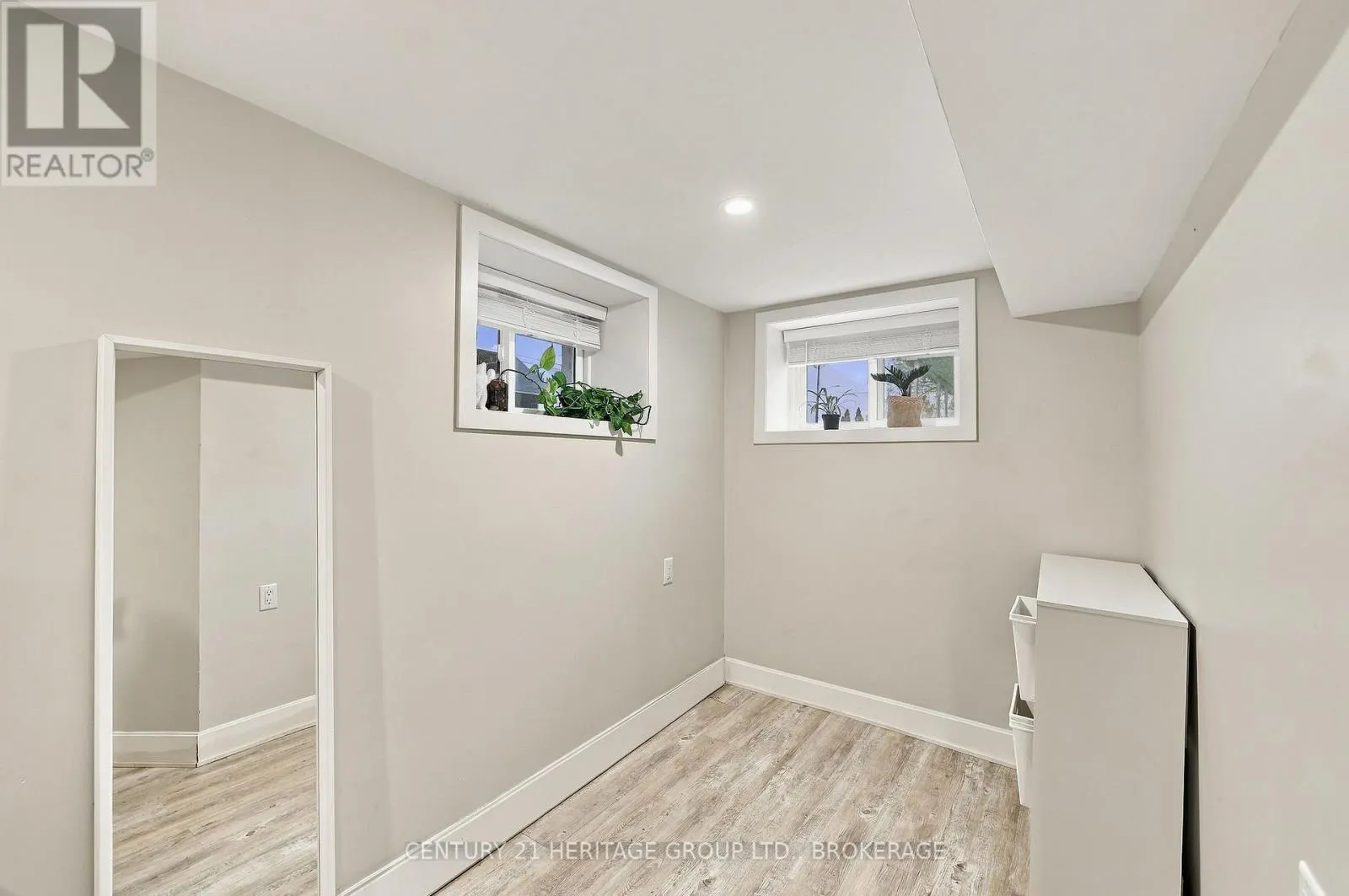 136 KINGSCOURT AVENUE