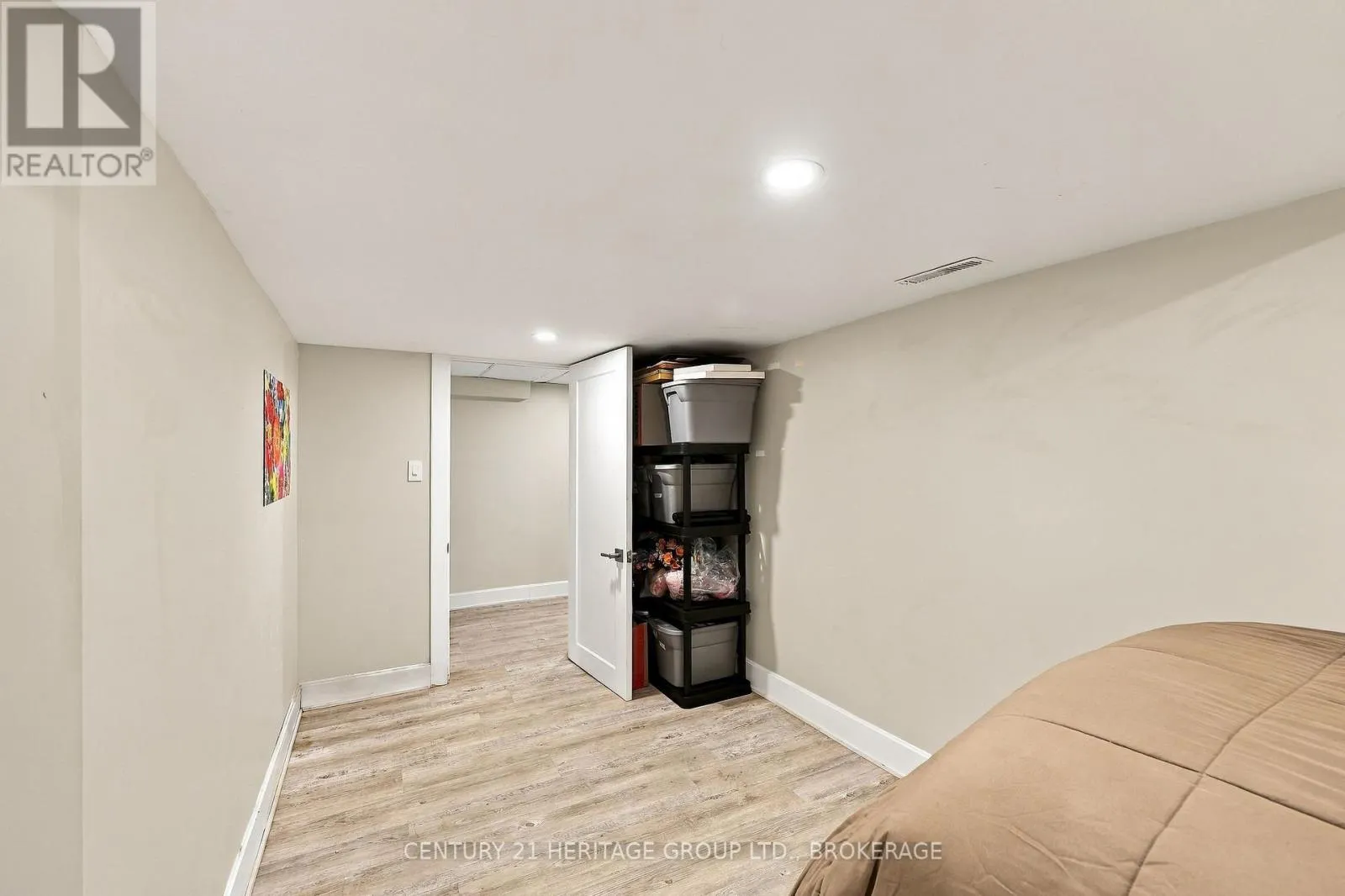 136 KINGSCOURT AVENUE