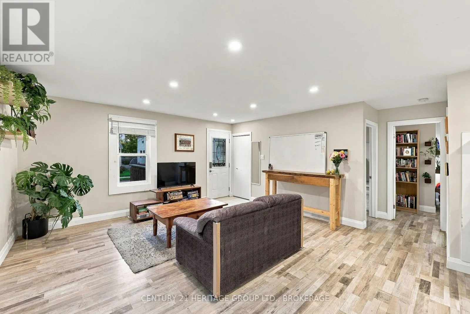 136 KINGSCOURT AVENUE