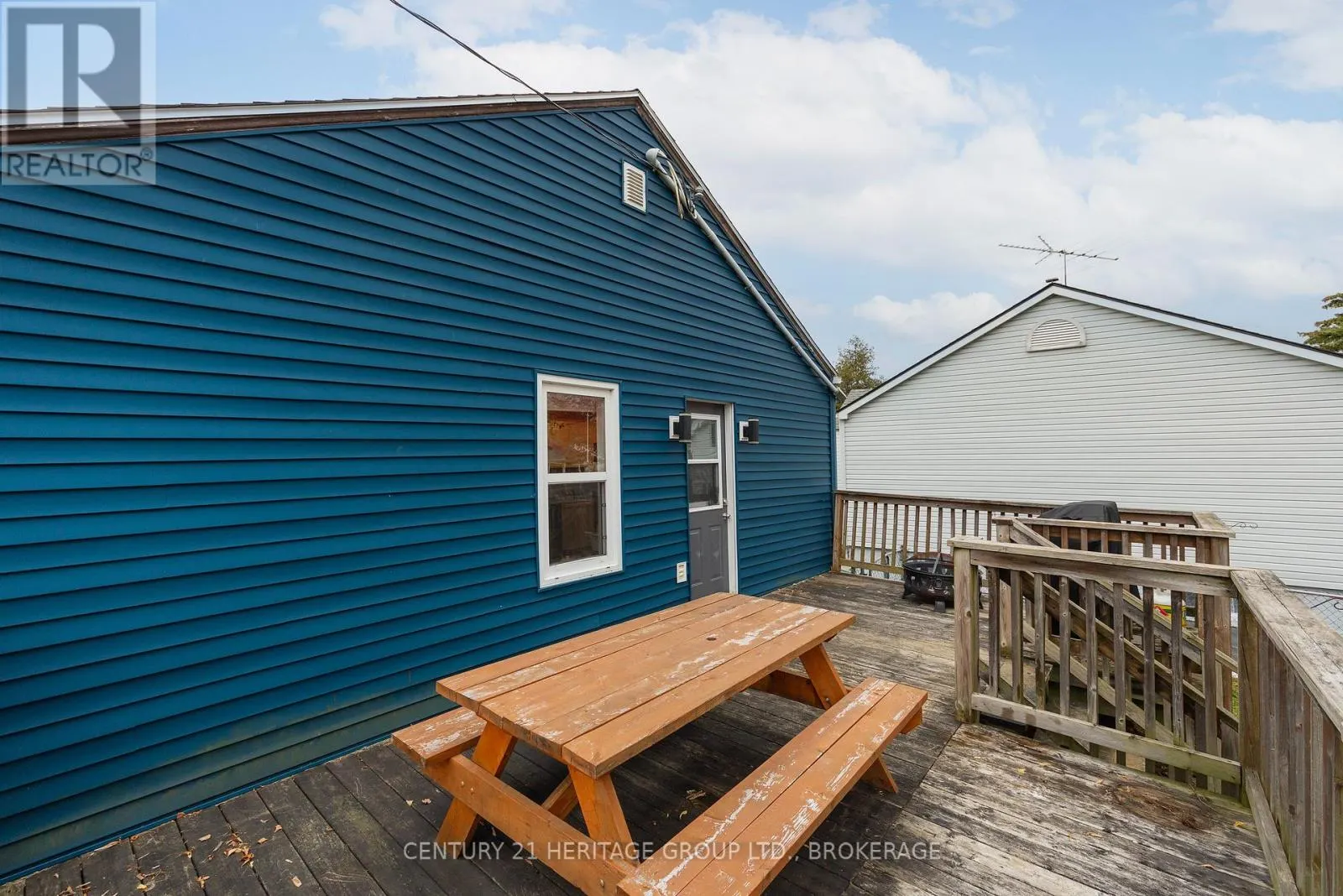 136 KINGSCOURT AVENUE