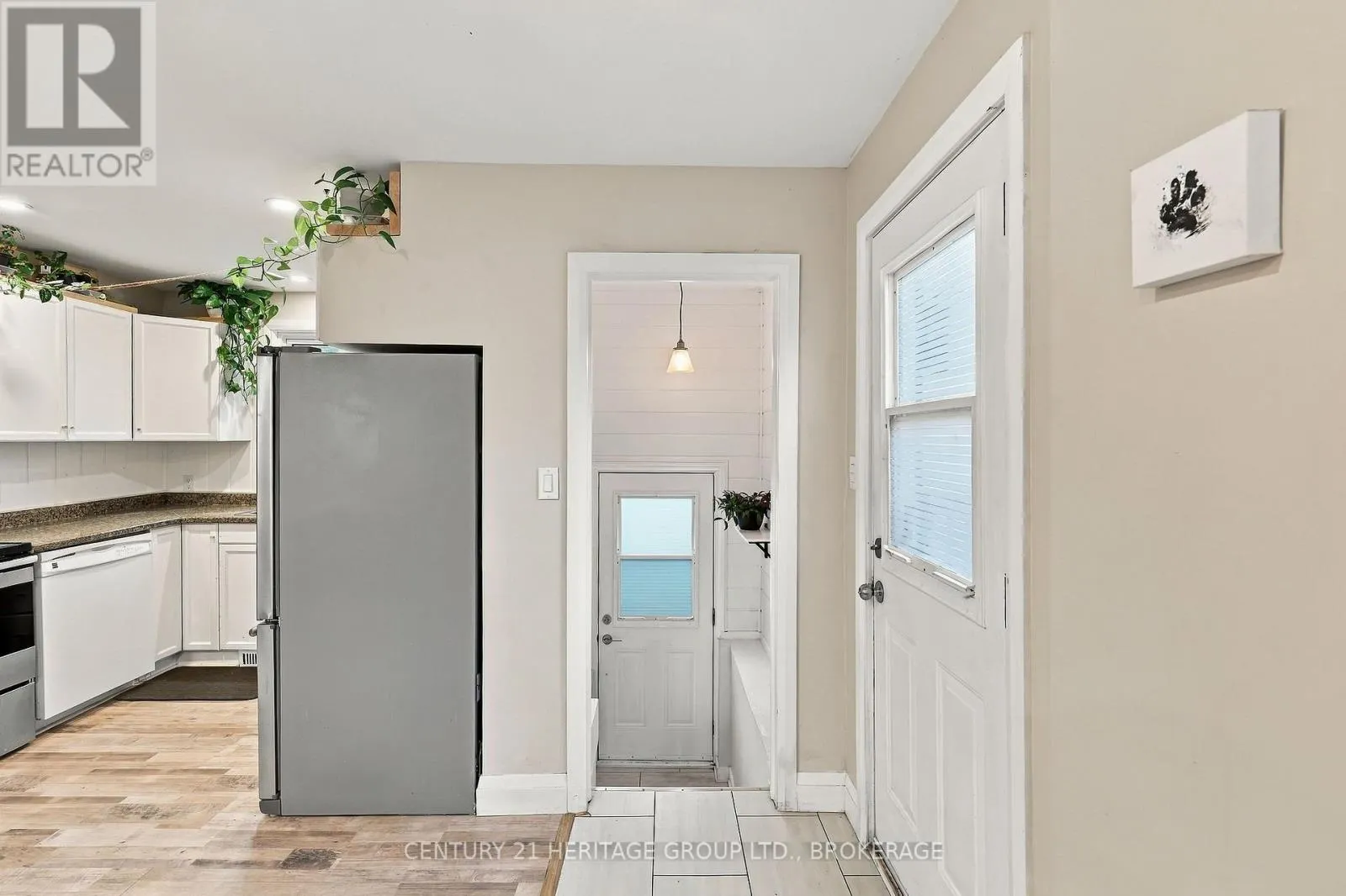 136 KINGSCOURT AVENUE
