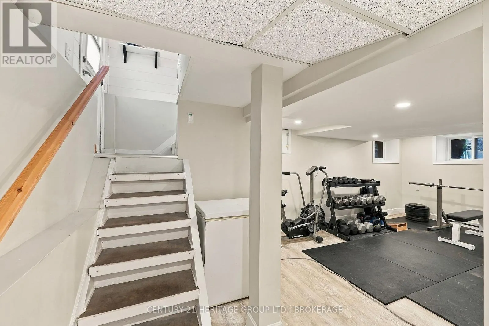 136 KINGSCOURT AVENUE