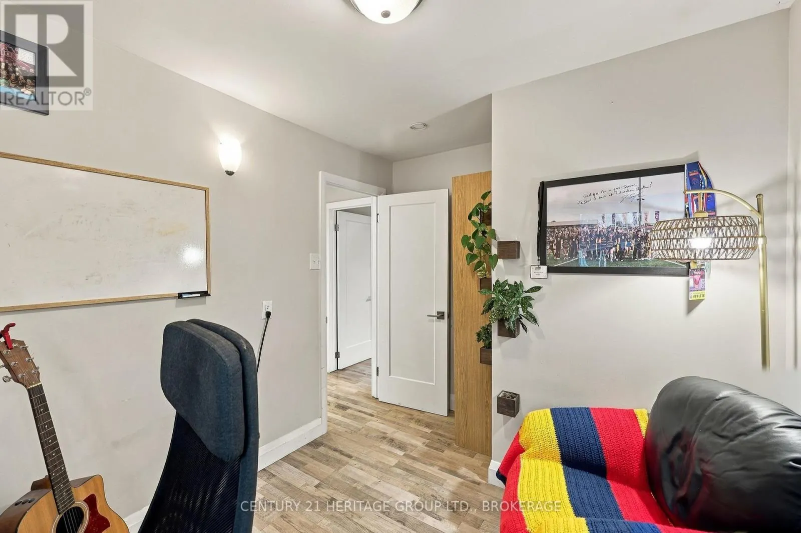 136 KINGSCOURT AVENUE