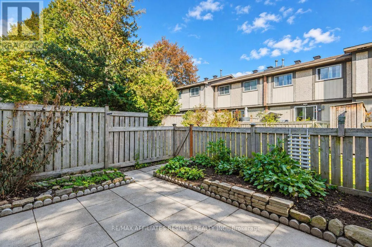 48 - 13 PICKFORD DRIVE