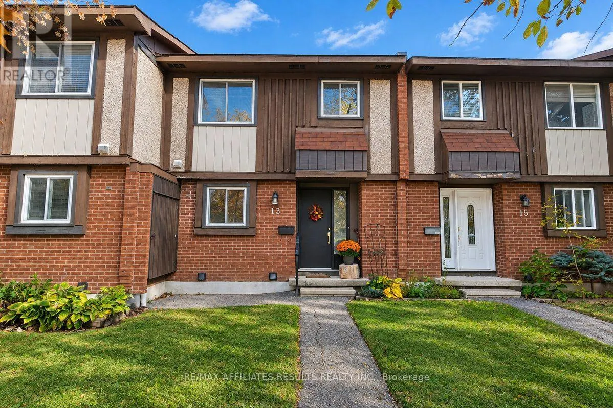 48 - 13 PICKFORD DRIVE