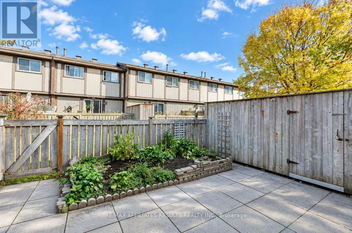 48 - 13 PICKFORD DRIVE