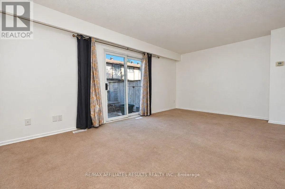 48 - 13 PICKFORD DRIVE