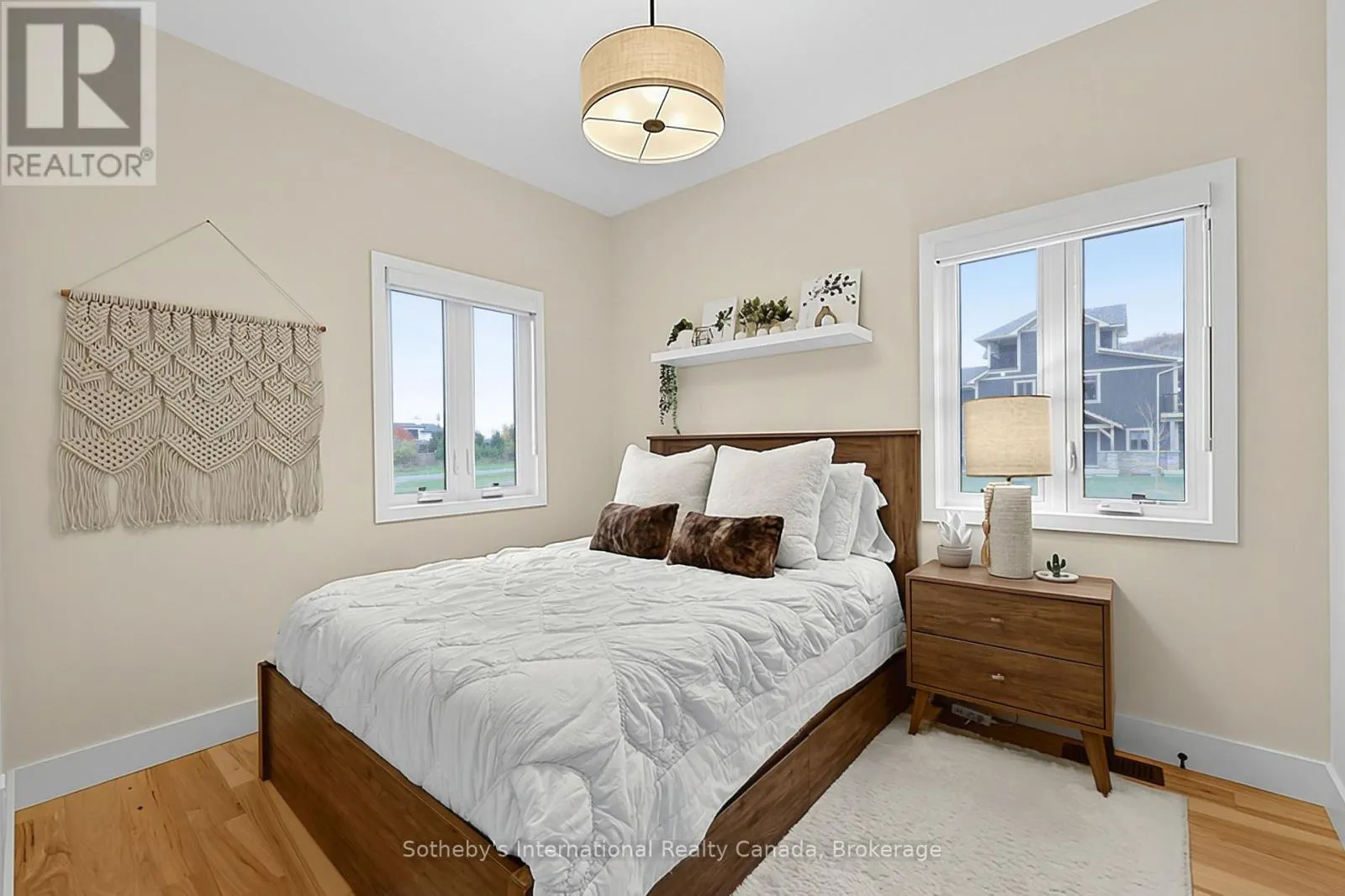 1 - 107 ALPINE SPRINGS COURT #1