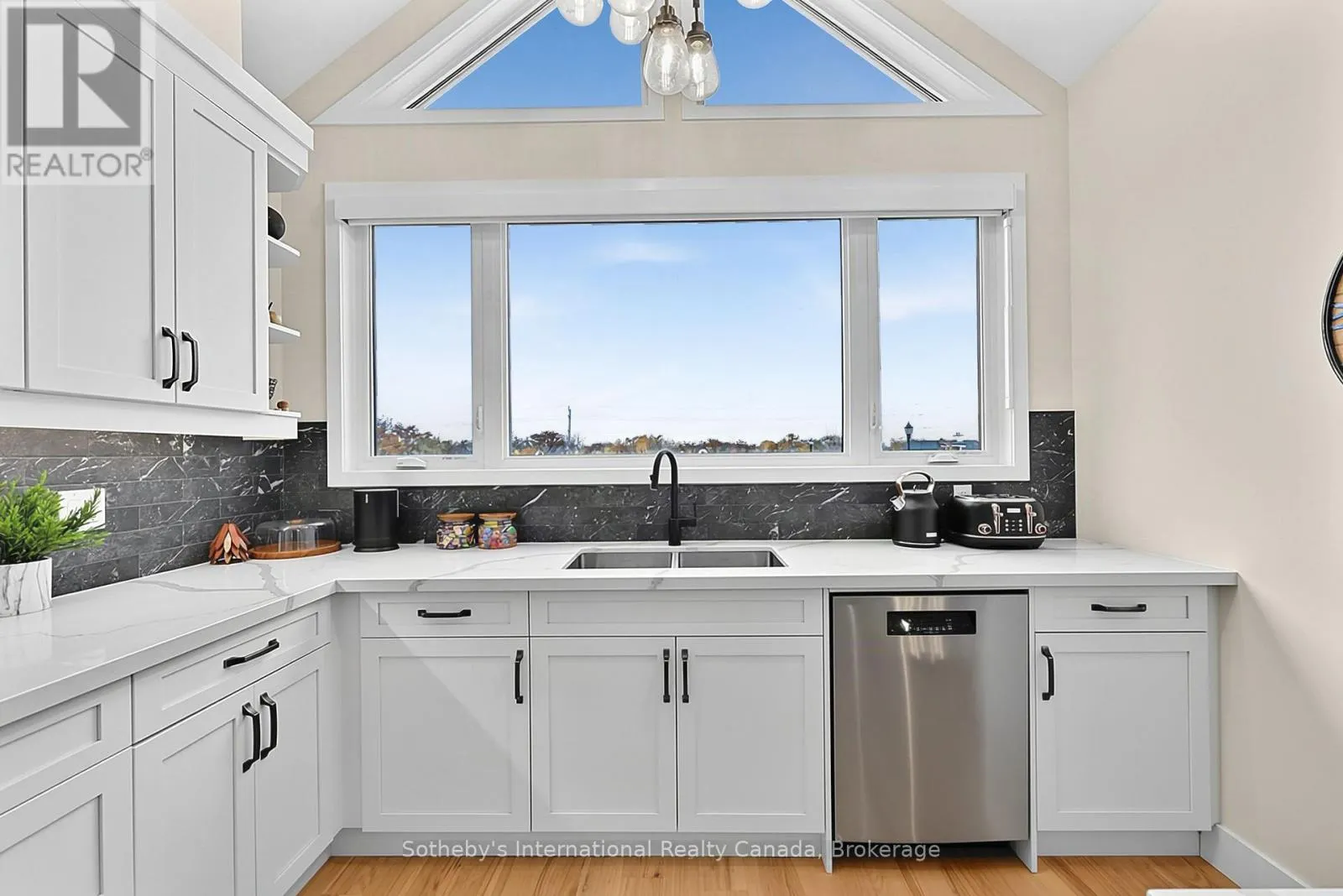 1 - 107 ALPINE SPRINGS COURT #1