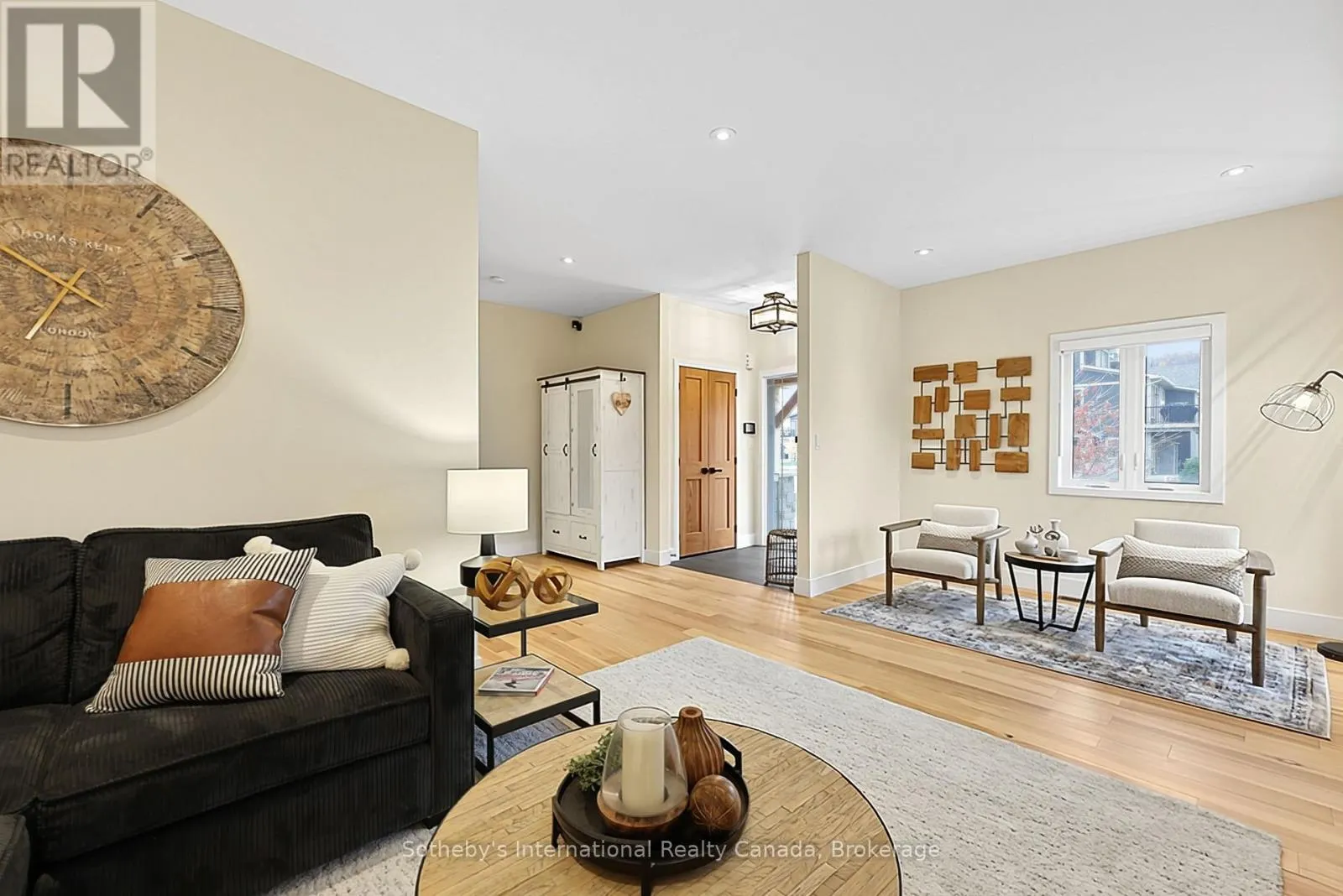 1 - 107 ALPINE SPRINGS COURT #1