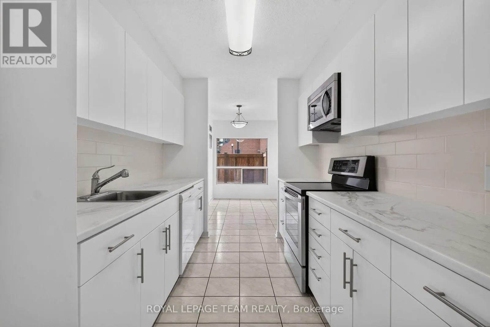 104 - 545 ST LAURENT BOULEVARD