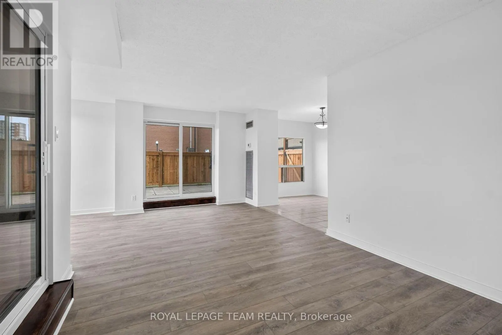 104 - 545 ST LAURENT BOULEVARD