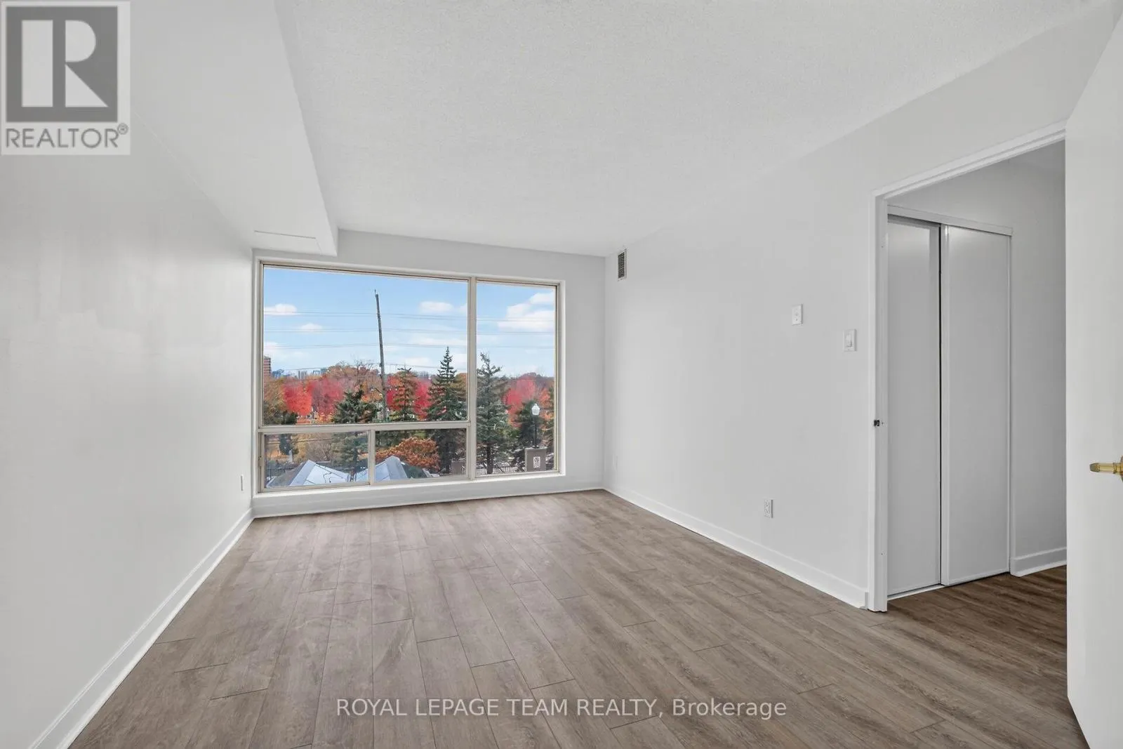 104 - 545 ST LAURENT BOULEVARD