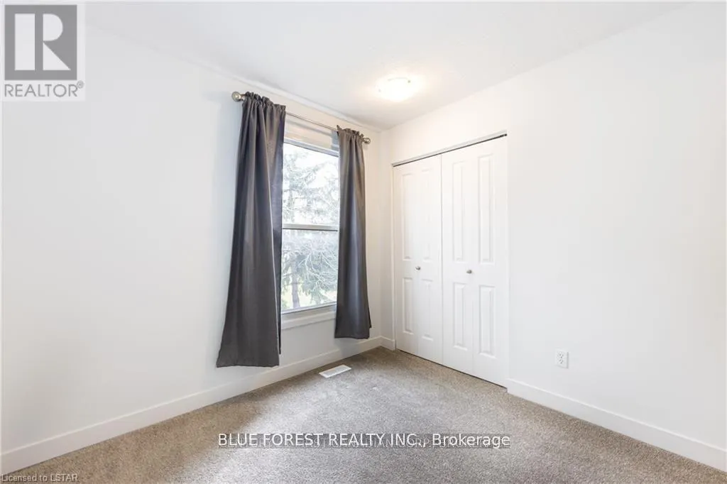 106 - 70 FIDDLERS GREEN ROAD #106