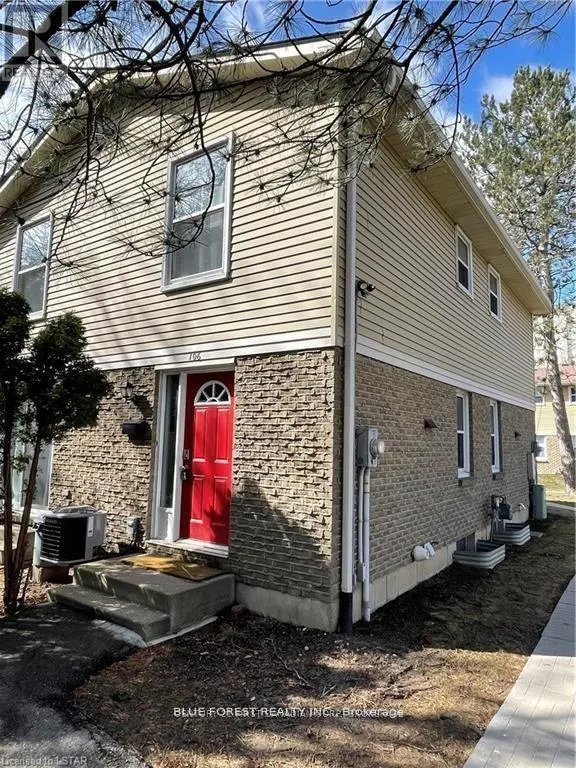 106 - 70 FIDDLERS GREEN ROAD #106