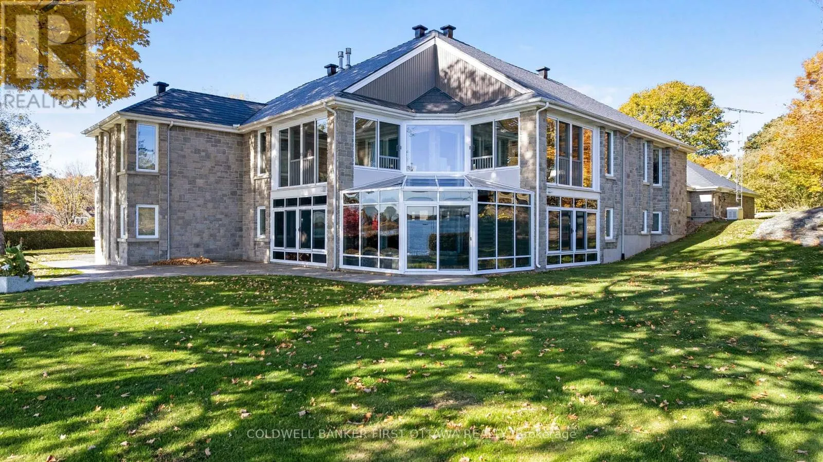 987 1000 ISLANDS PARKWAY