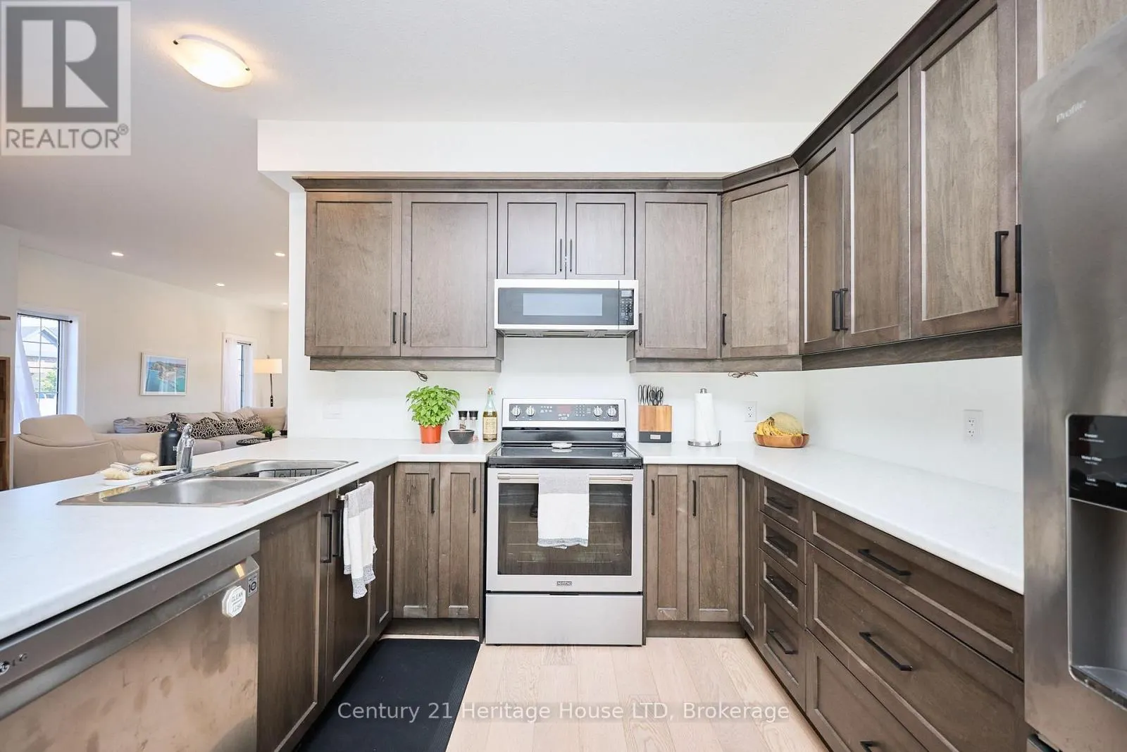 UPPER - 439 VIKING STREET #Upper