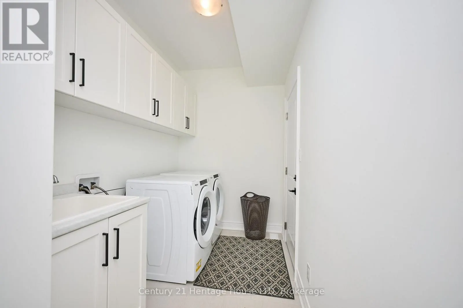 UPPER - 439 VIKING STREET #Upper