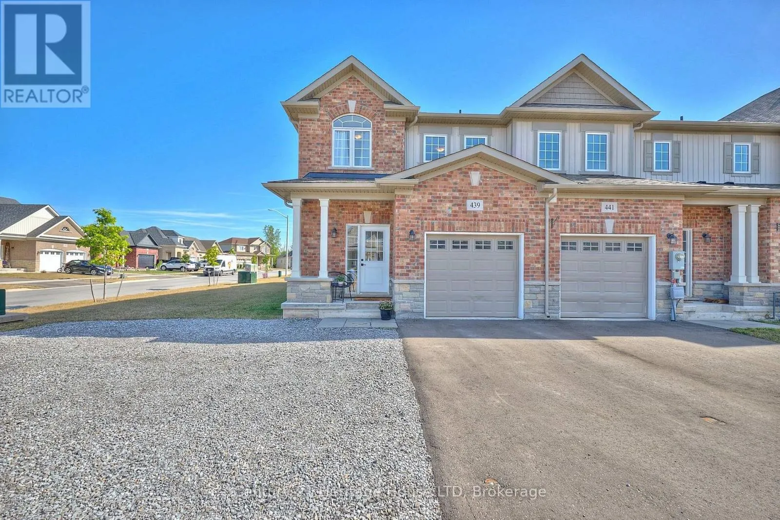 UPPER - 439 VIKING STREET #Upper