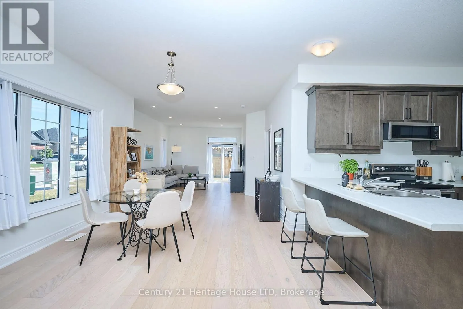 UPPER - 439 VIKING STREET #Upper