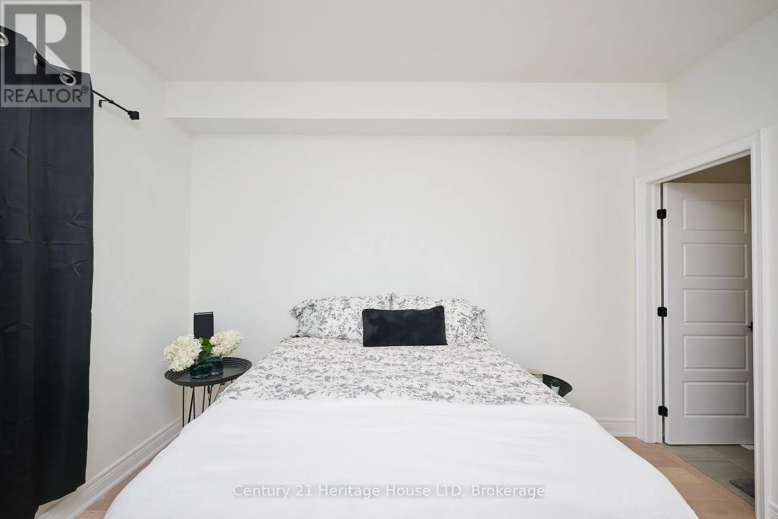 UPPER - 439 VIKING STREET #Upper