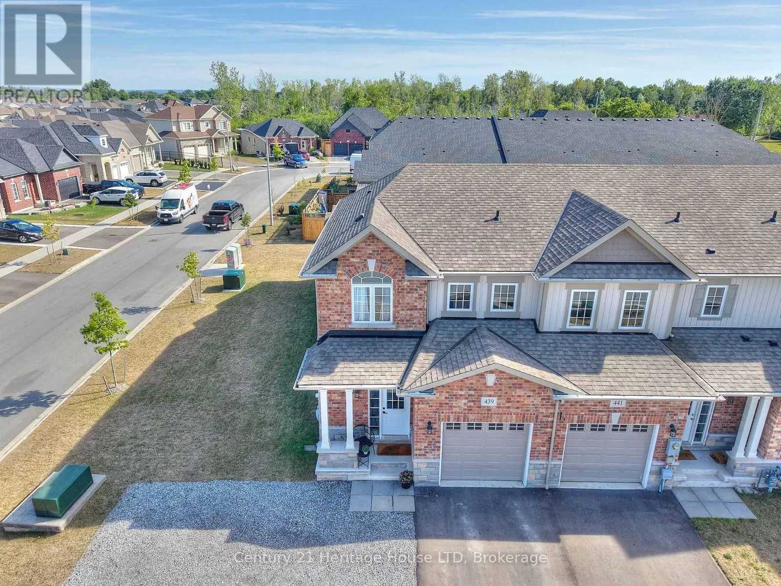 UPPER - 439 VIKING STREET #Upper