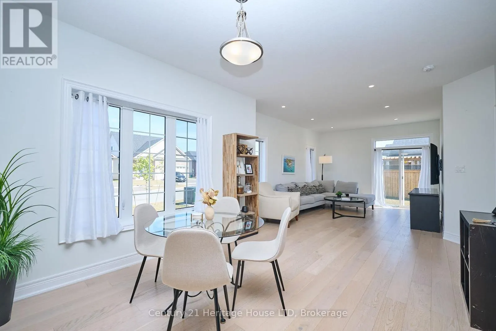 UPPER - 439 VIKING STREET #Upper