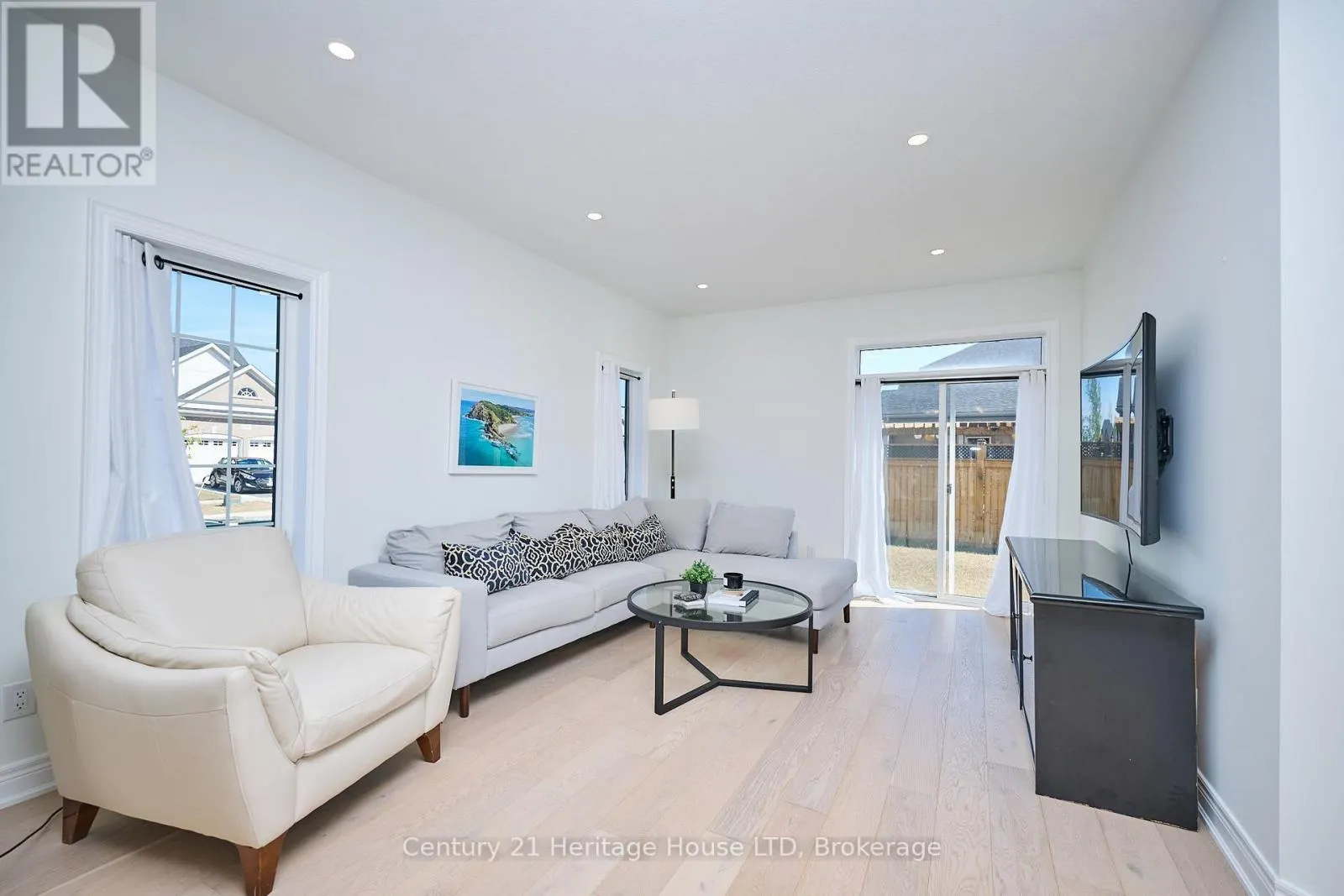 UPPER - 439 VIKING STREET #Upper