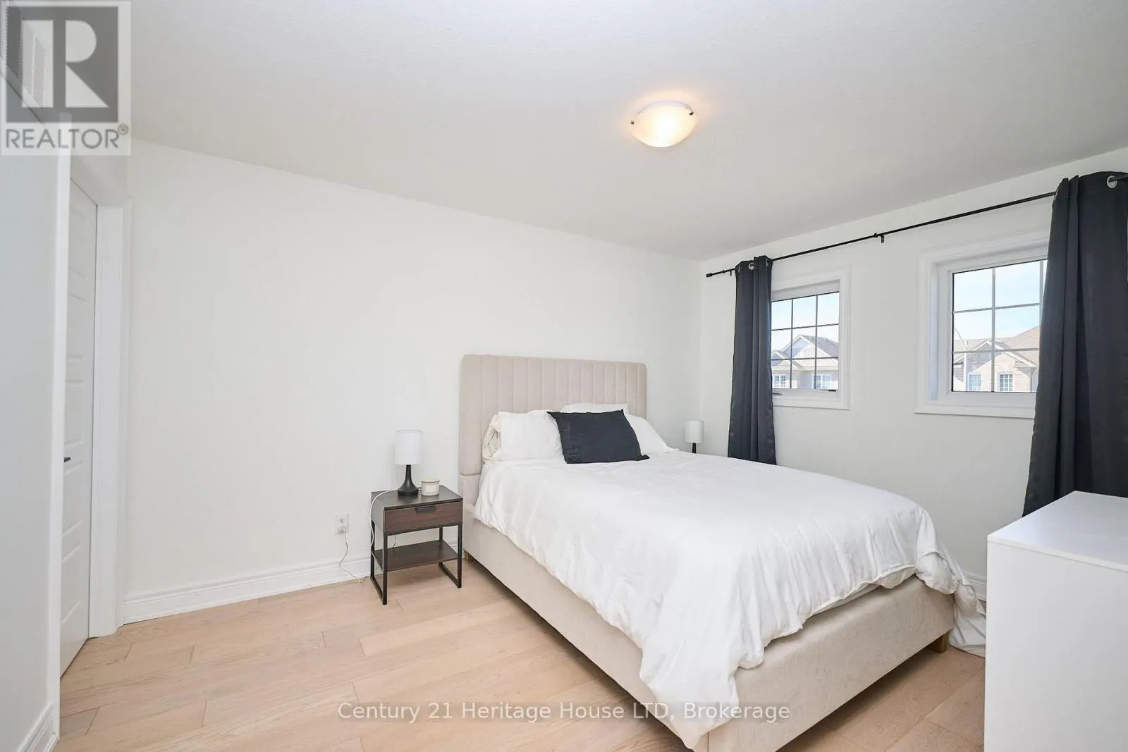 UPPER - 439 VIKING STREET #Upper