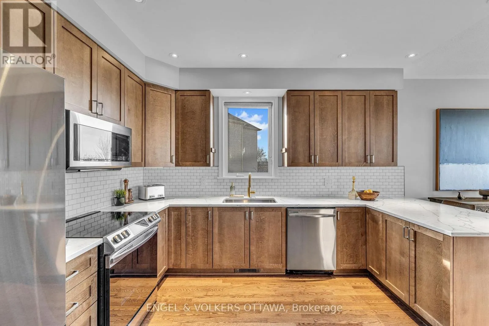 1080 NORTHGRAVES CRESCENT
