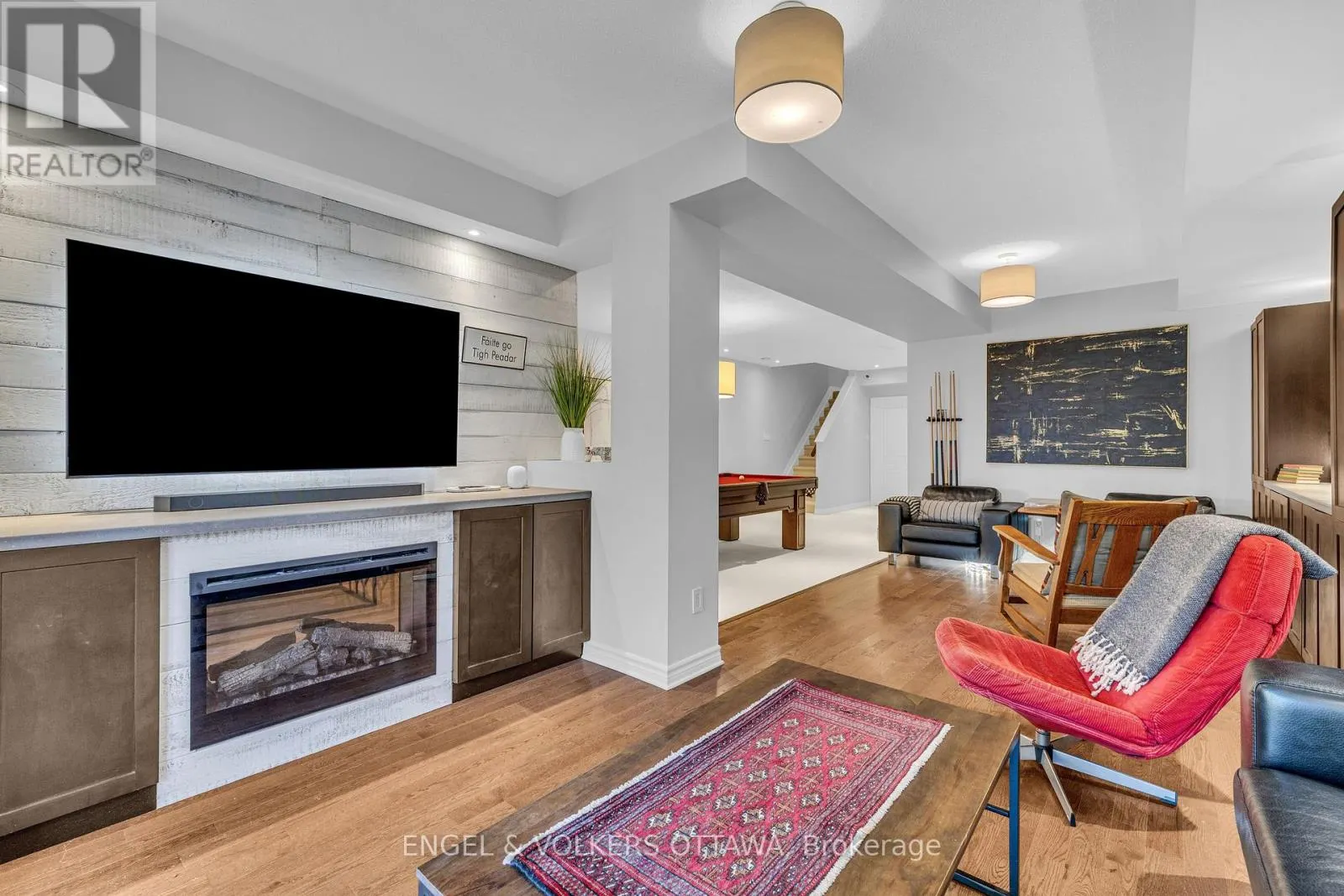 1080 NORTHGRAVES CRESCENT
