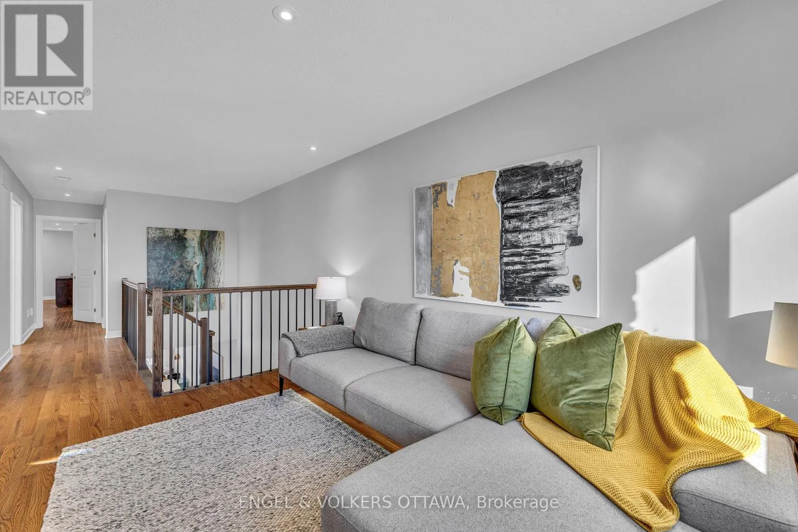1080 NORTHGRAVES CRESCENT