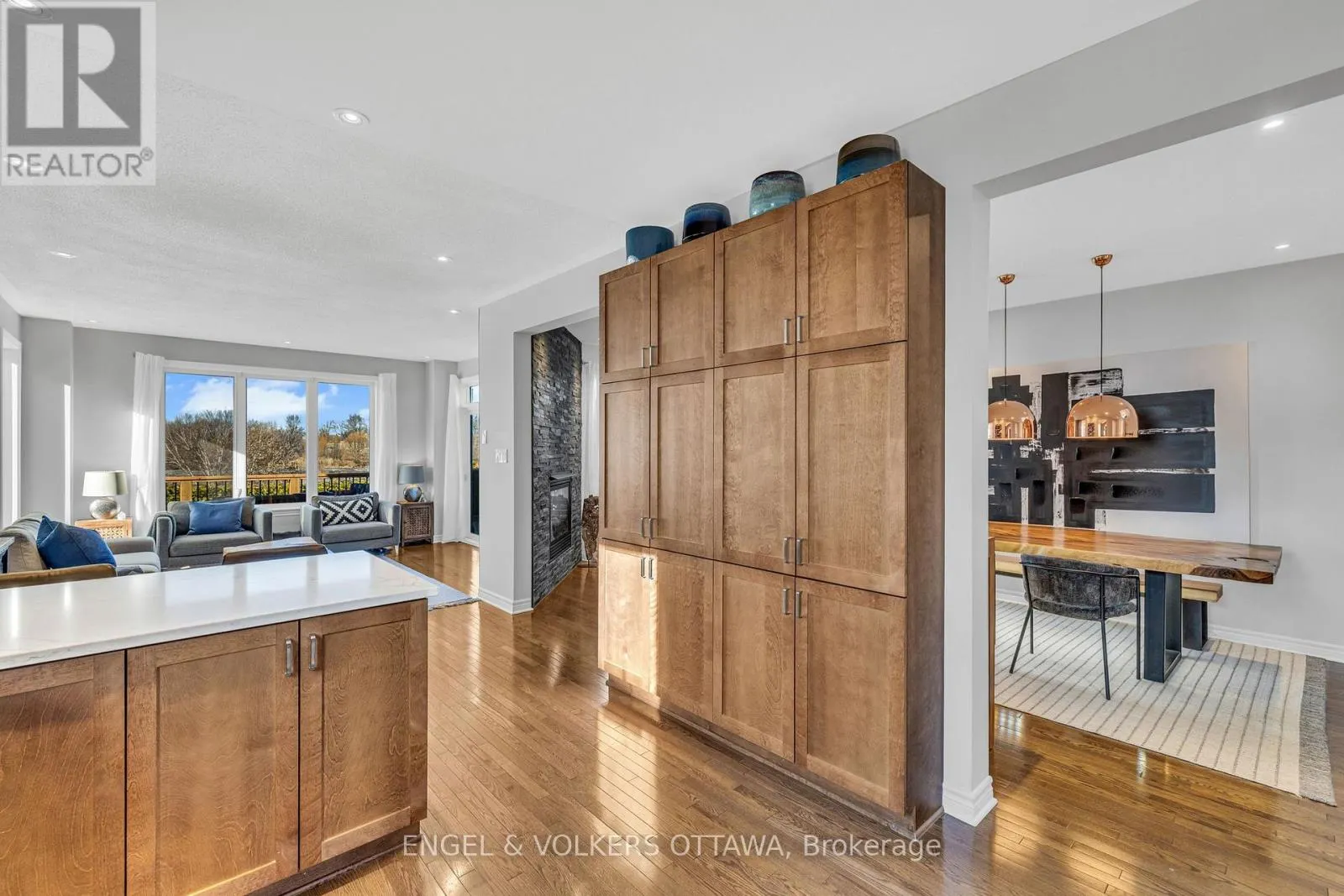 1080 NORTHGRAVES CRESCENT