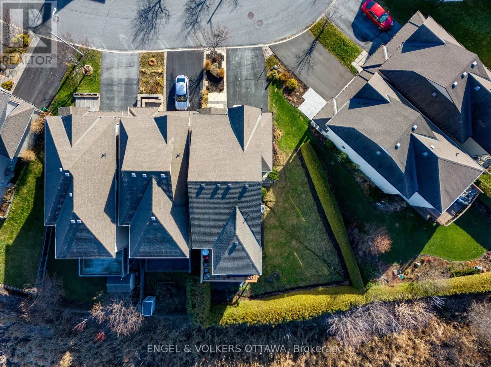 1080 NORTHGRAVES CRESCENT