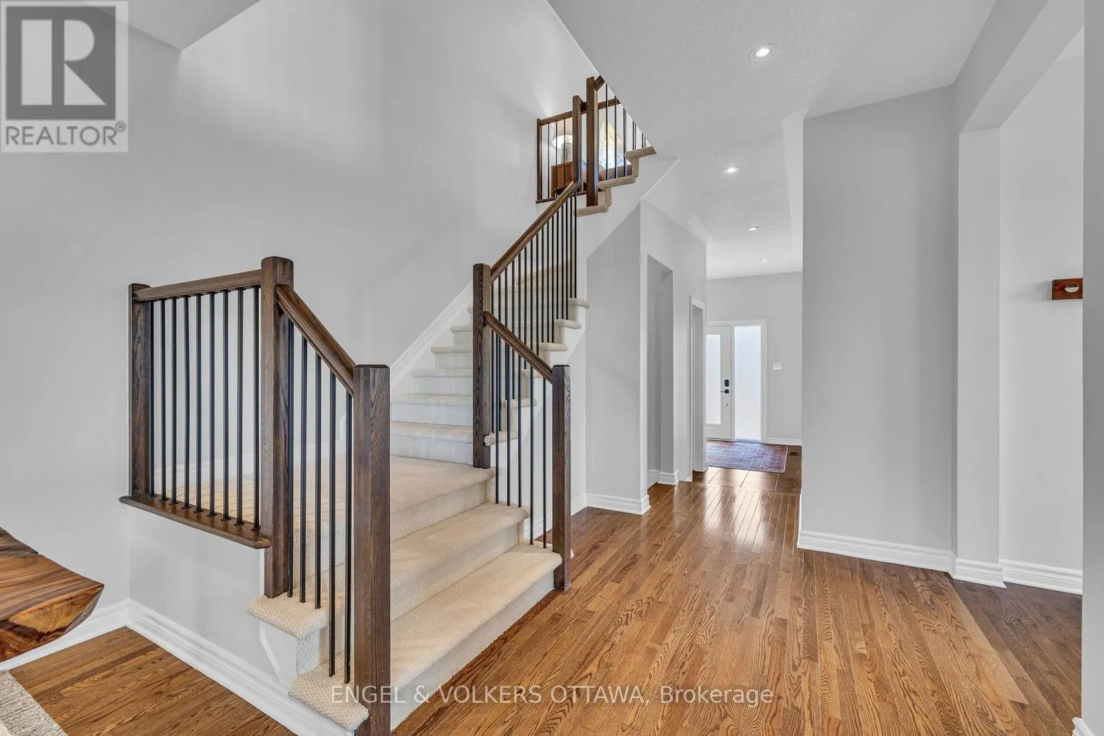 1080 NORTHGRAVES CRESCENT