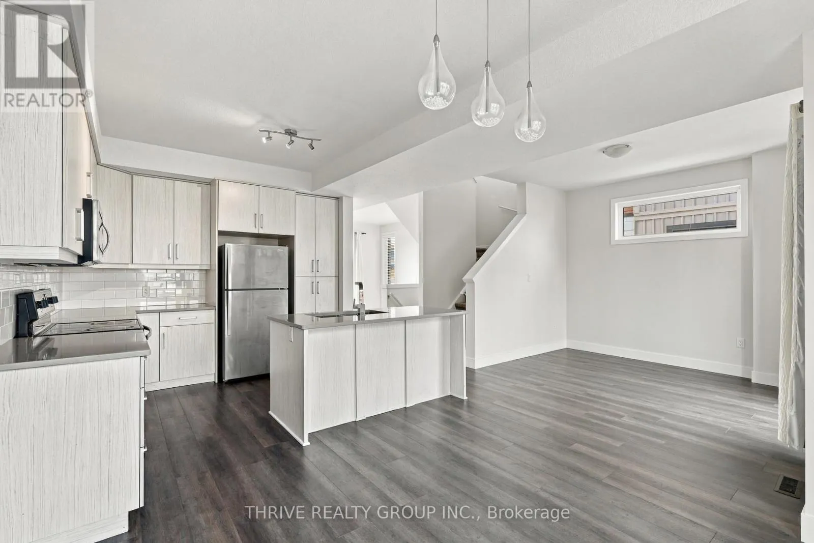 921 SARNIA ROAD