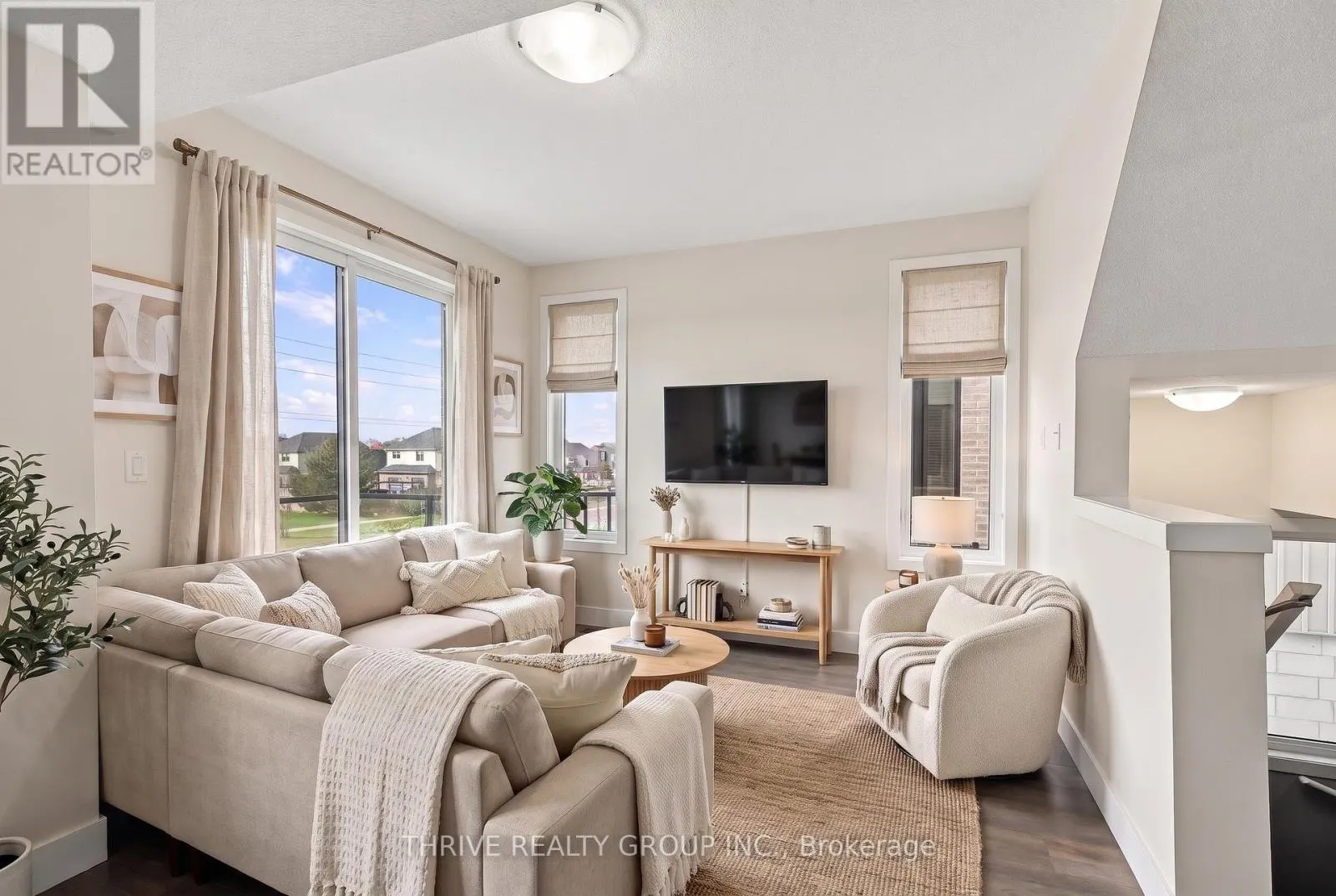 921 SARNIA ROAD
