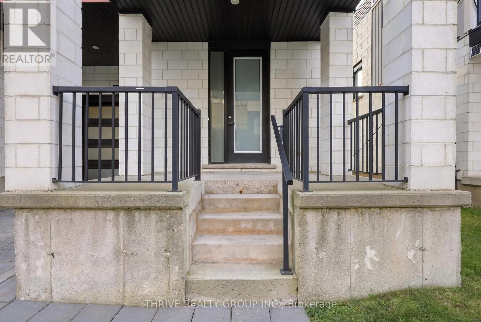 921 SARNIA ROAD